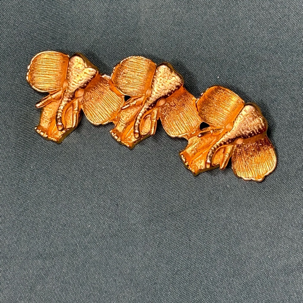 1980s Charming Gold Elephant Brooch